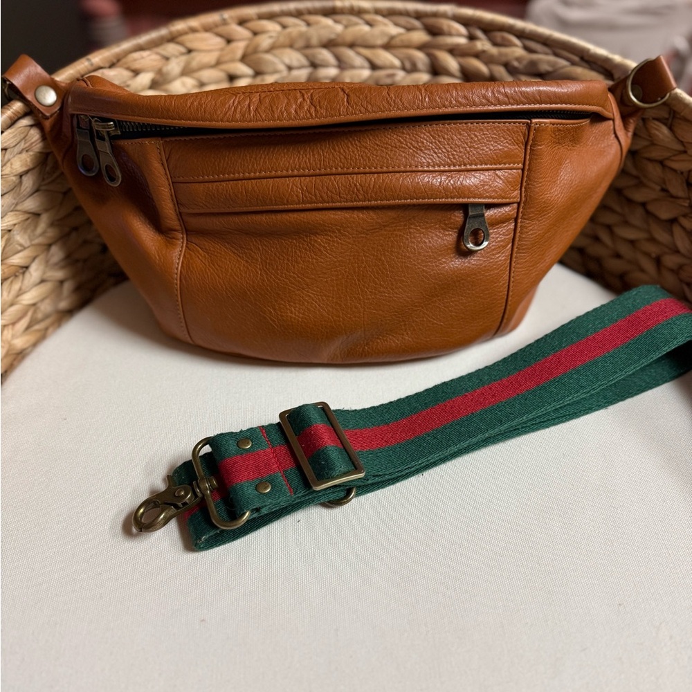 Parker Thatch sling bag